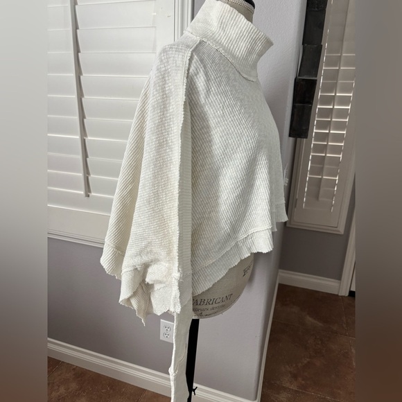 Free People We the Free Oversized Cropped Thermal in White size Medium - Picture 6 of 12